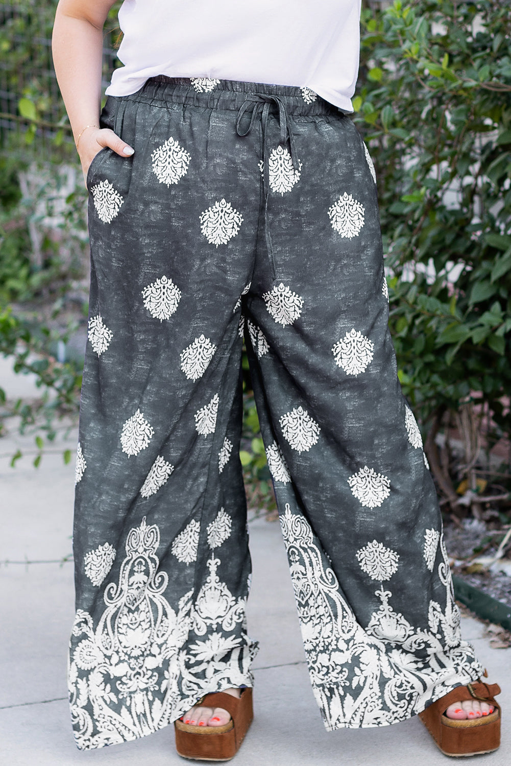 Black Plus Size Geometric Ethnic Print Drawstring Wide Leg Pants